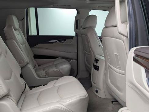 Used 2015 Cadillac Escalade ESV Premium RWD image 18
