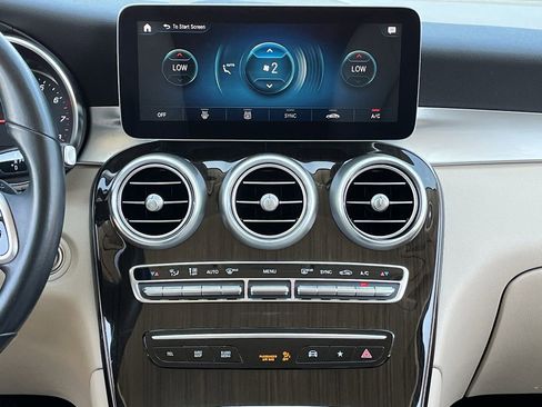 Used 2021 Mercedes-Benz GLC 300 image 15