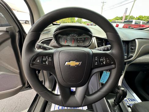 Used 2020 Chevrolet Trax LS w/ Tint and Cruise Package image 12