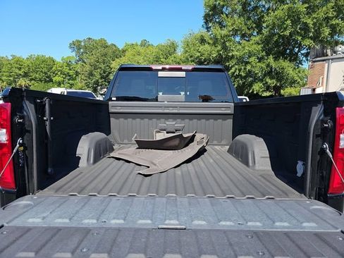 Used 2024 Chevrolet Silverado 1500 LT Trail Boss w/ LT Trail Boss Premium Package AWD/4WD image 15