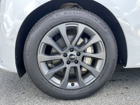 Certified 2025 Land Rover Range Rover Sport Dynamic SE AWD/4WD image 9