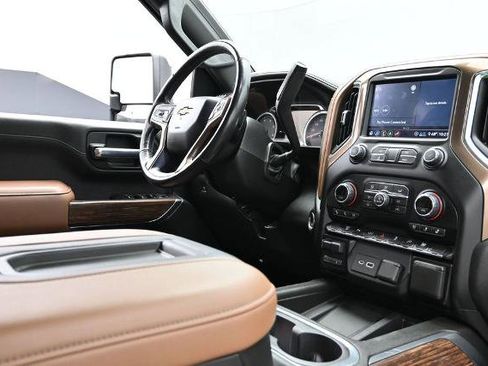 Used 2020 Chevrolet Silverado 2500 High Country w/ Gooseneck/5TH Wheel Package AWD/4WD image 16