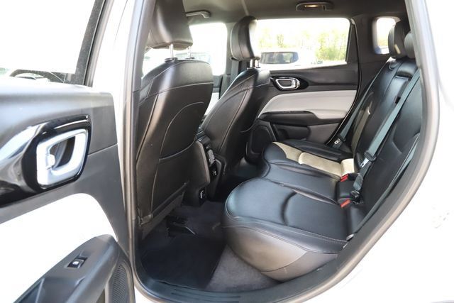 Used 2025 Jeep Compass Limited AWD/4WD image 18