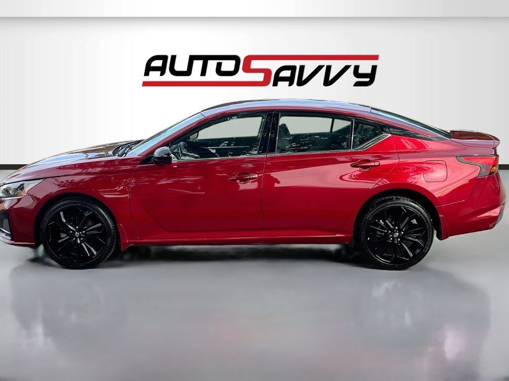 Used 2023 Nissan Altima 2.5 SR AWD/4WD image 4