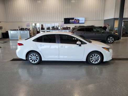 Used 2022 Toyota Corolla LE FWD image 8