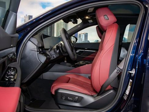 Used 2026 BMW 530i xDrive w/ Executive Package image 19