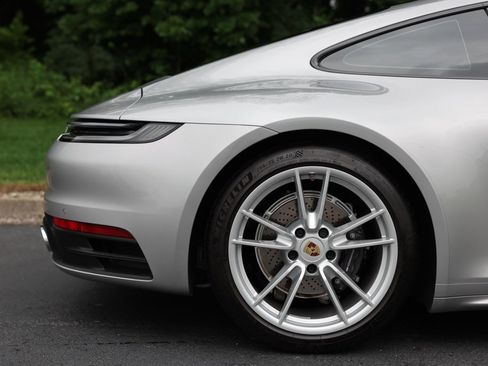 Used 2024 Porsche 911 Carrera w/ Premium Package image 16