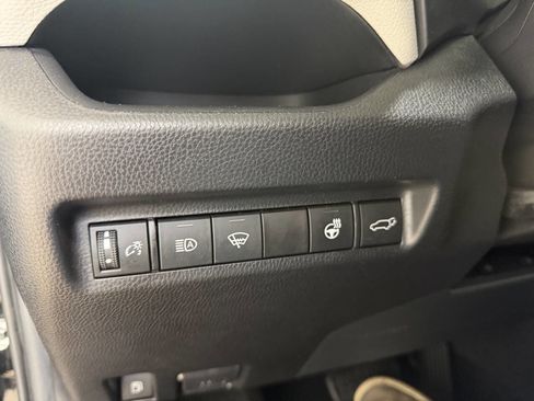 Used 2021 Toyota RAV4 XLE w/ Convenience Package AWD/4WD image 32