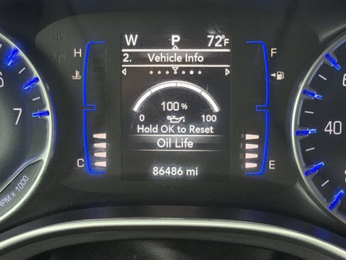Used 2020 Chrysler Pacifica Touring FWD image 20