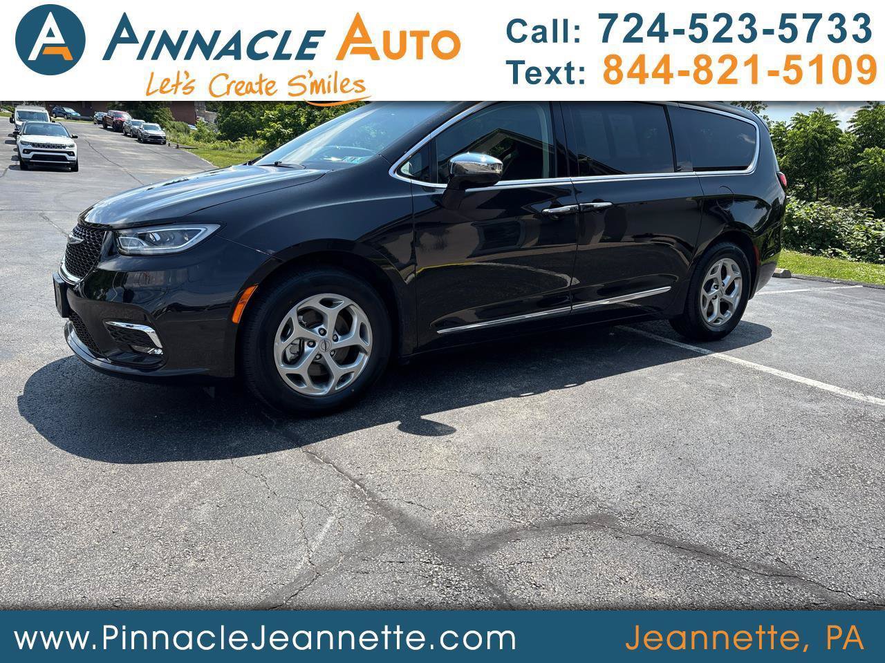 Used 2023 Chrysler Pacifica Limited FWD image 1
