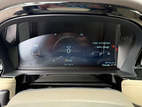 Used 2023 Lincoln Corsair AWD image 25