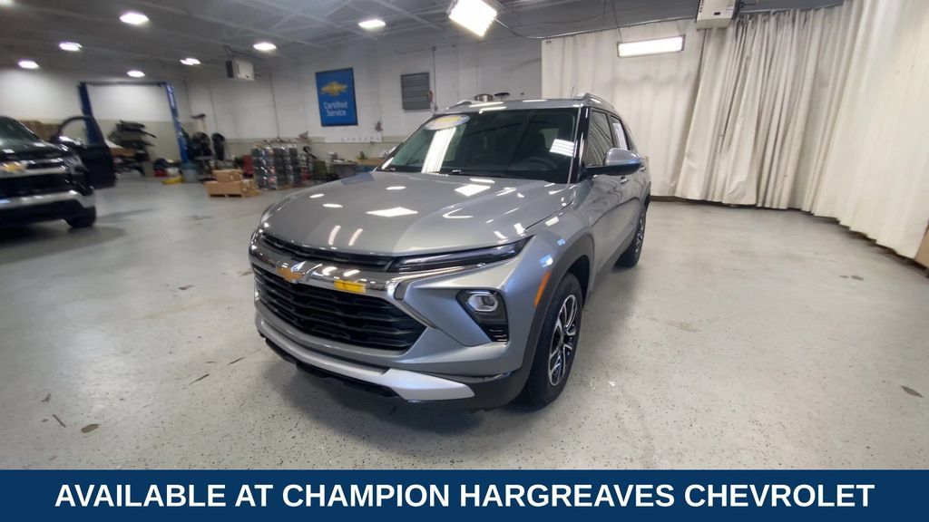 Used 2026 Chevrolet TrailBlazer LT AWD/4WD image 5