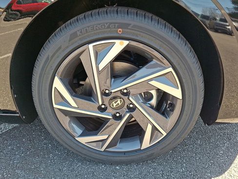 New 2026 Hyundai Elantra Limited FWD image 5