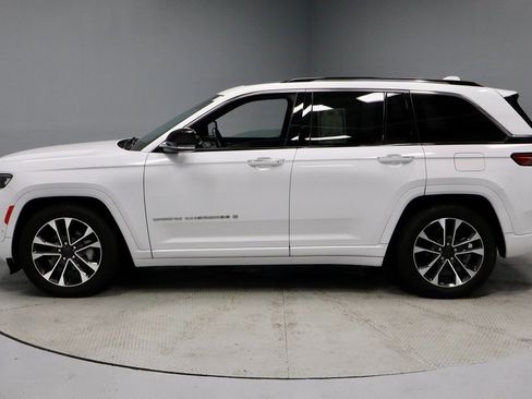 Used 2022 Jeep Grand Cherokee Overland w/ Luxury Tech Group IV image 10