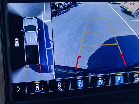 Used 2021 GMC Sierra 3500 Denali w/ Denali Black Diamond Edition image 6