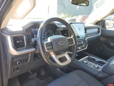 Used 2022 Ford Expedition Max XLT image 12