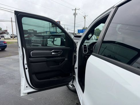 Used 2019 RAM 1500 Big Horn AWD/4WD image 30