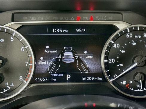 Used 2022 Nissan Pathfinder S FWD image 12