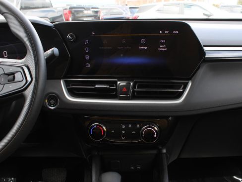 Used 2025 Chevrolet TrailBlazer LT image 12