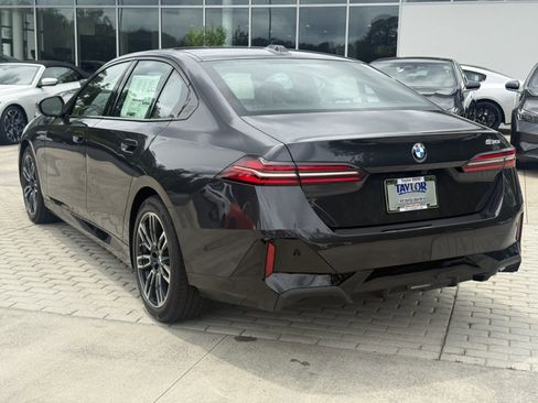 New 2026 BMW 530i w/ M Sport Package RWD image 4