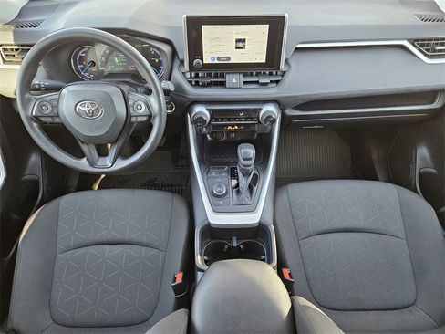 Used 2025 Toyota RAV4 XLE image 20