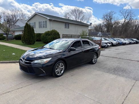 Used 2016 Toyota Camry SE image 13