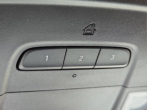 Certified 2023 Chevrolet Traverse LT FWD image 25