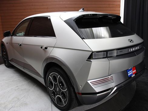 Used 2024 Hyundai Ioniq 5 Limited image 11