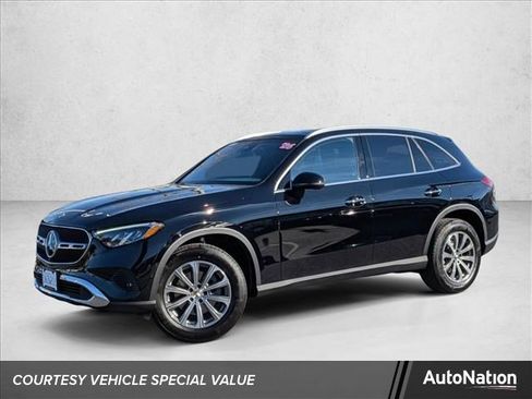 Used 2026 Mercedes-Benz GLC 300 4MATIC image 1