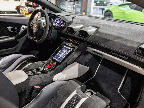 Used 2023 Lamborghini Huracan Tecnica image 25