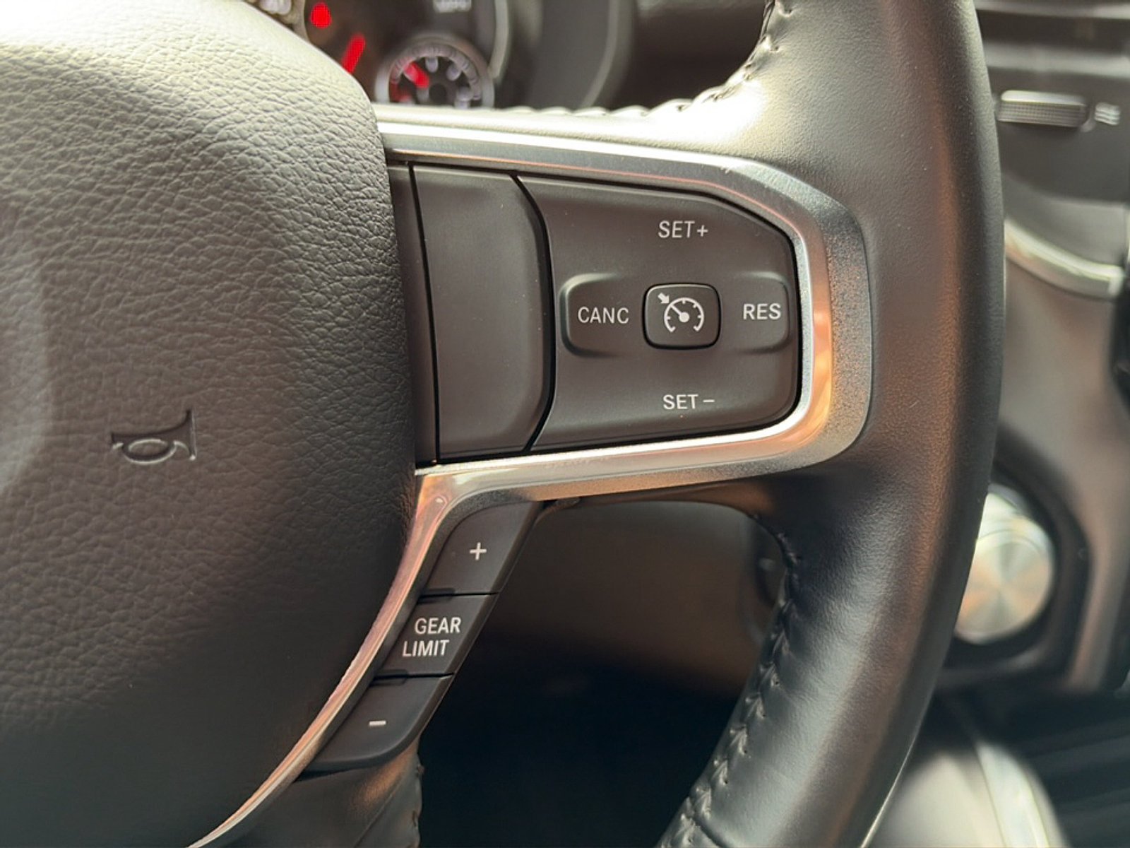 Used 2023 RAM 1500 Laramie AWD/4WD image 33