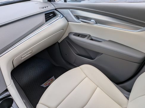 Used 2025 Cadillac XT5 Premium Luxury w/ Technology Package FWD image 15