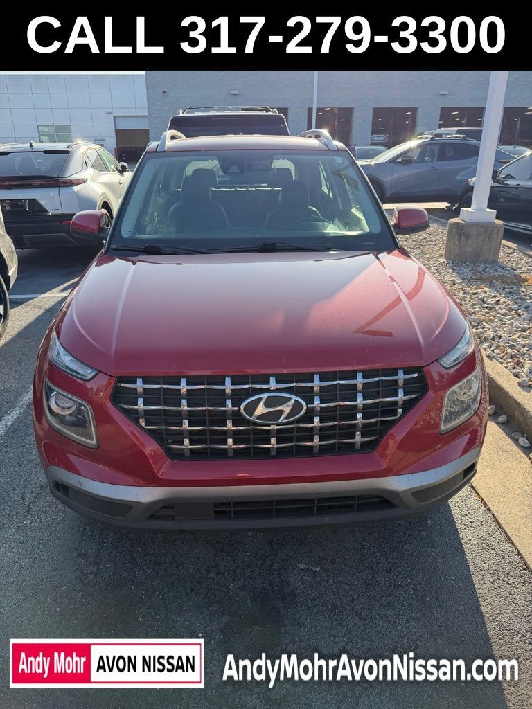 Used 2022 Hyundai Venue Limited FWD image 2