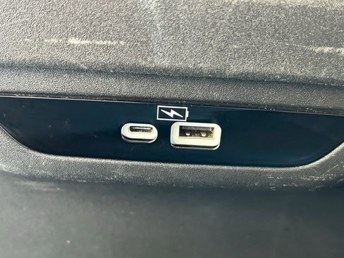 Used 2022 Chrysler Pacifica Touring-L image 64