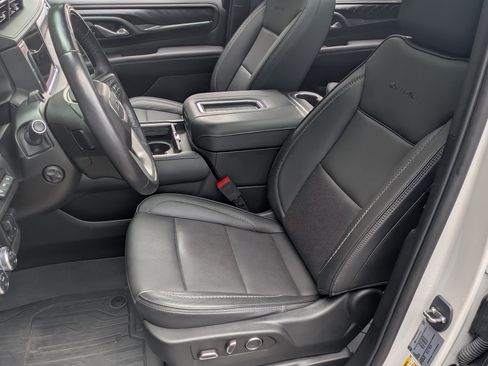 Used 2023 GMC Yukon XL Denali w/ Denali Reserve Package AWD/4WD image 17