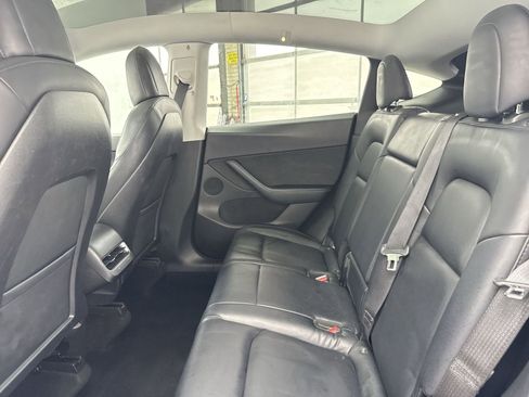 Used 2020 Tesla Model Y Long Range image 31