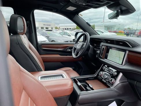 Certified 2024 GMC Yukon Denali Ultimate AWD/4WD image 19