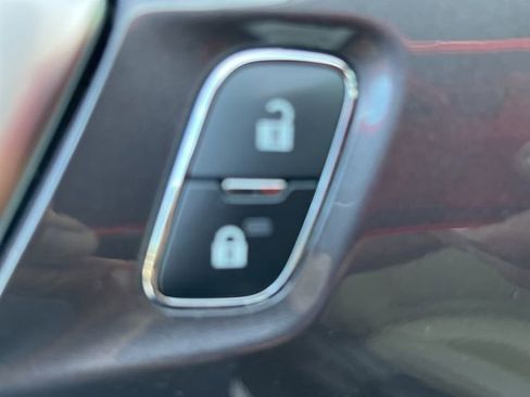 Used 2021 Ford Ranger Lariat w/ Equipment Group 501A High image 11