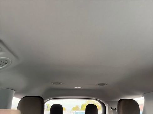 Used 2023 Ford Explorer XLT AWD/4WD image 24