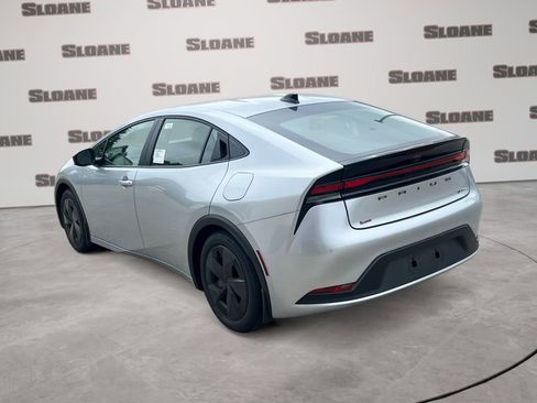 New 2026 Toyota Prius LE FWD image 3