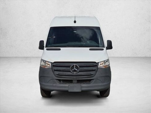 Used 2024 Mercedes-Benz Sprinter 2500 image 2