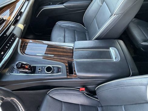 Used 2023 Cadillac Escalade ESV Premium Luxury AWD/4WD image 19