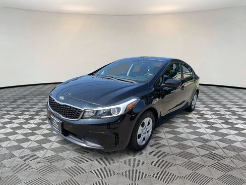 Used 2017 Kia Forte LX w/ LX Popular Package FWD image 3