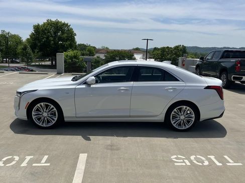 Used 2024 Cadillac CT4 Premium Luxury image 2