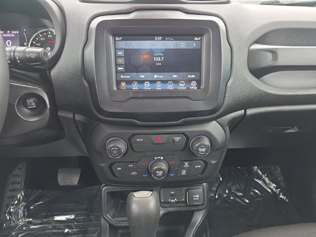 Used 2019 Jeep Renegade Latitude w/ Popular Equipment Group FWD image 11