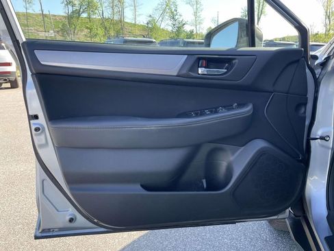 Used 2018 Subaru Outback 2.5i Premium image 5
