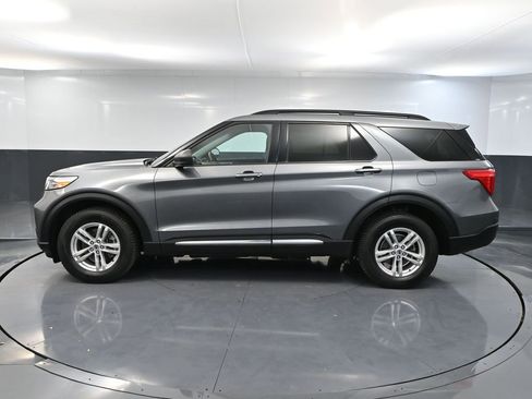 Used 2022 Ford Explorer XLT w/ Class IV Trailer Tow Package image 9