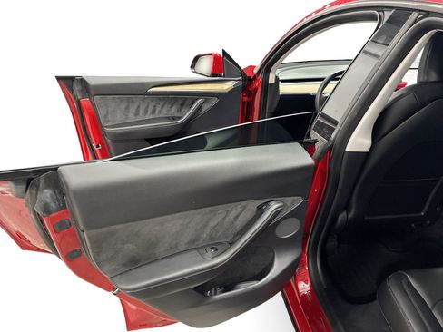 Certified 2023 Tesla Model Y Long Range AWD/4WD image 10