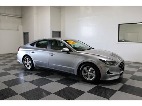 Used 2020 Hyundai Sonata SE image 1