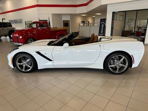 Used 2014 Chevrolet Corvette Stingray Convertible w/ 3LT Preferred Equipment Group RWD image 2